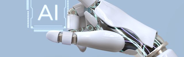 Fine tuning vs. RAG, ¿cómo entrenar a la IA generativa con datos de tu empresa? mano robótica sujetando chip IA