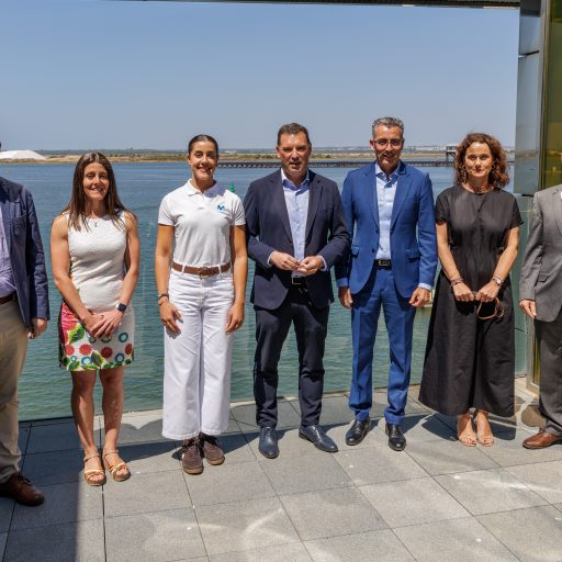 Carolina Marín junto al equipo de Telefónica y La Lonja de la Innovación en La Lonja de la Innovación