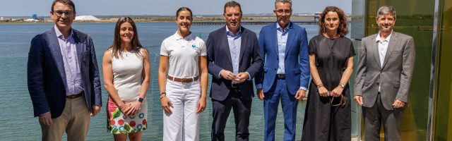 Carolina Marín junto al equipo de Telefónica y La Lonja de la Innovación en La Lonja de la Innovación
